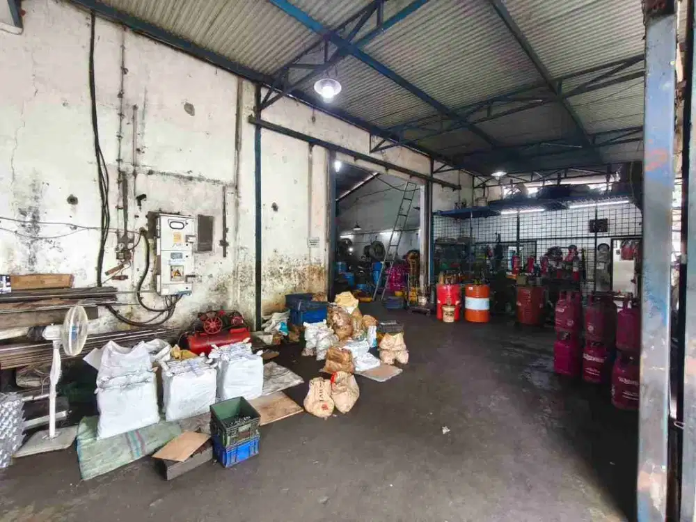 Gudang Jalan Raya Maut Tangerang