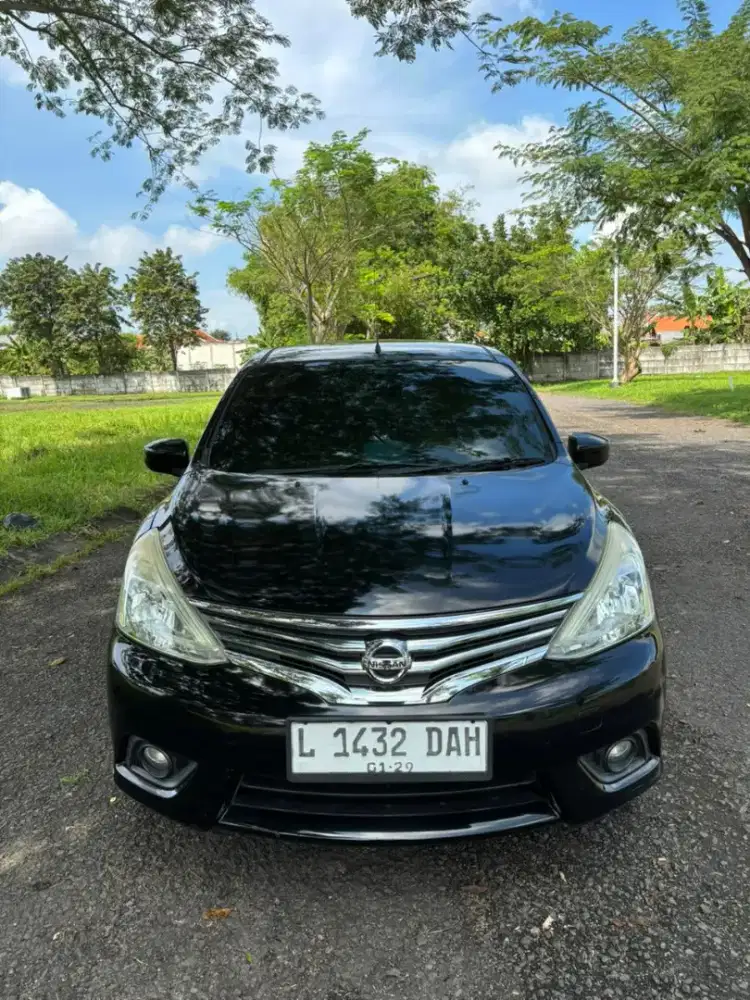Dijual Nissan Grand Livina XV manual facelift 2013
