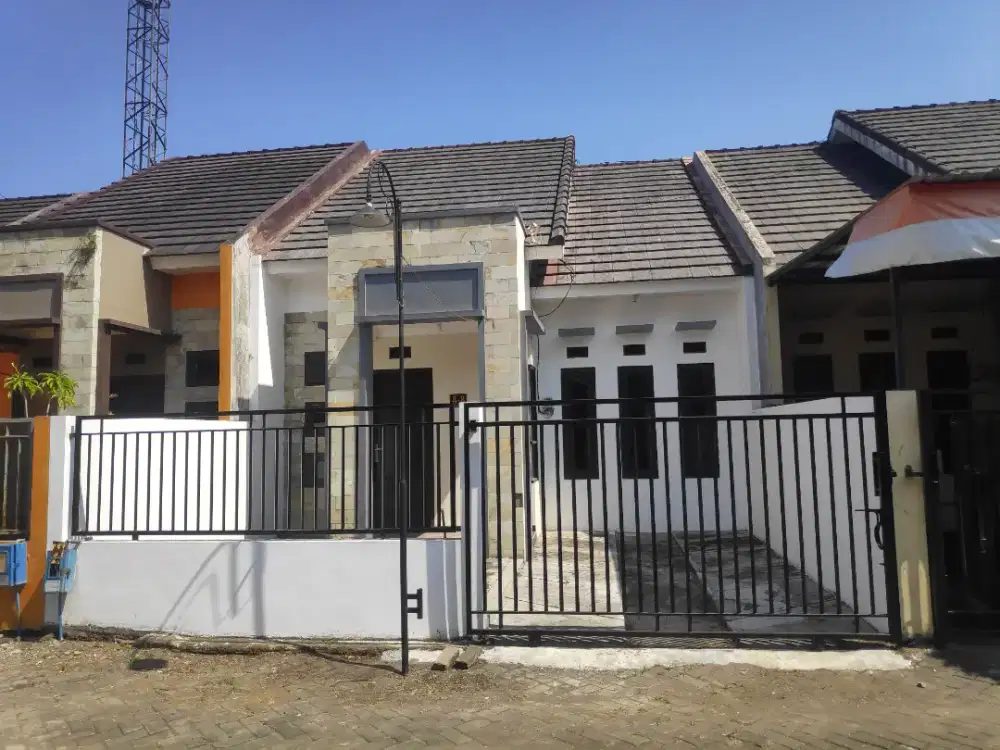 Dijual rumah di Perum Citra Nirwana Residence A-8