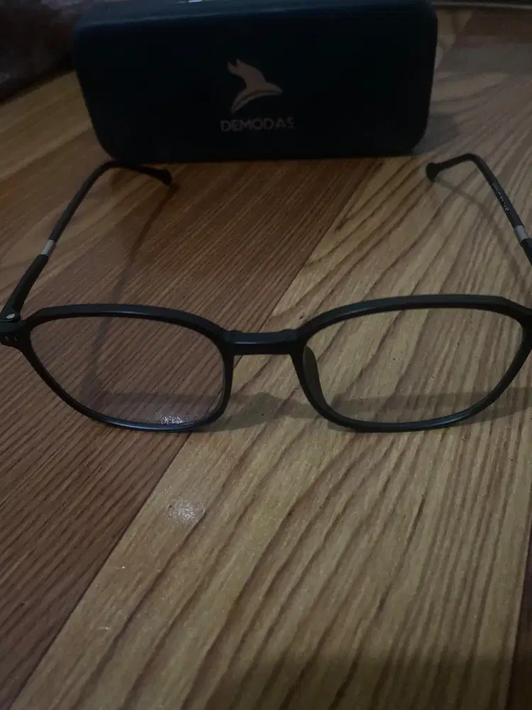 Kacamata Pria by Demodas