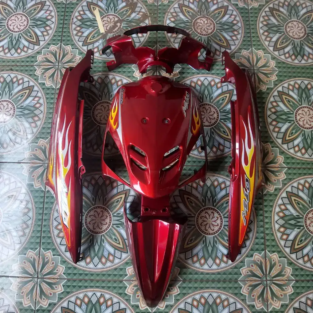 ful halus body motor mio semial warna merah berbahan abs