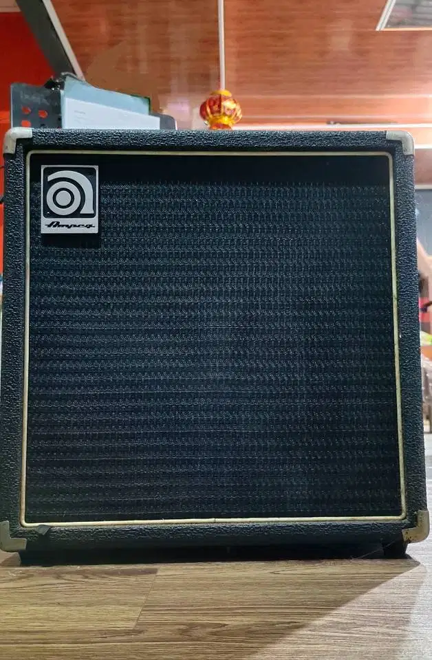 Amplifier Bass Ampeg BA-110