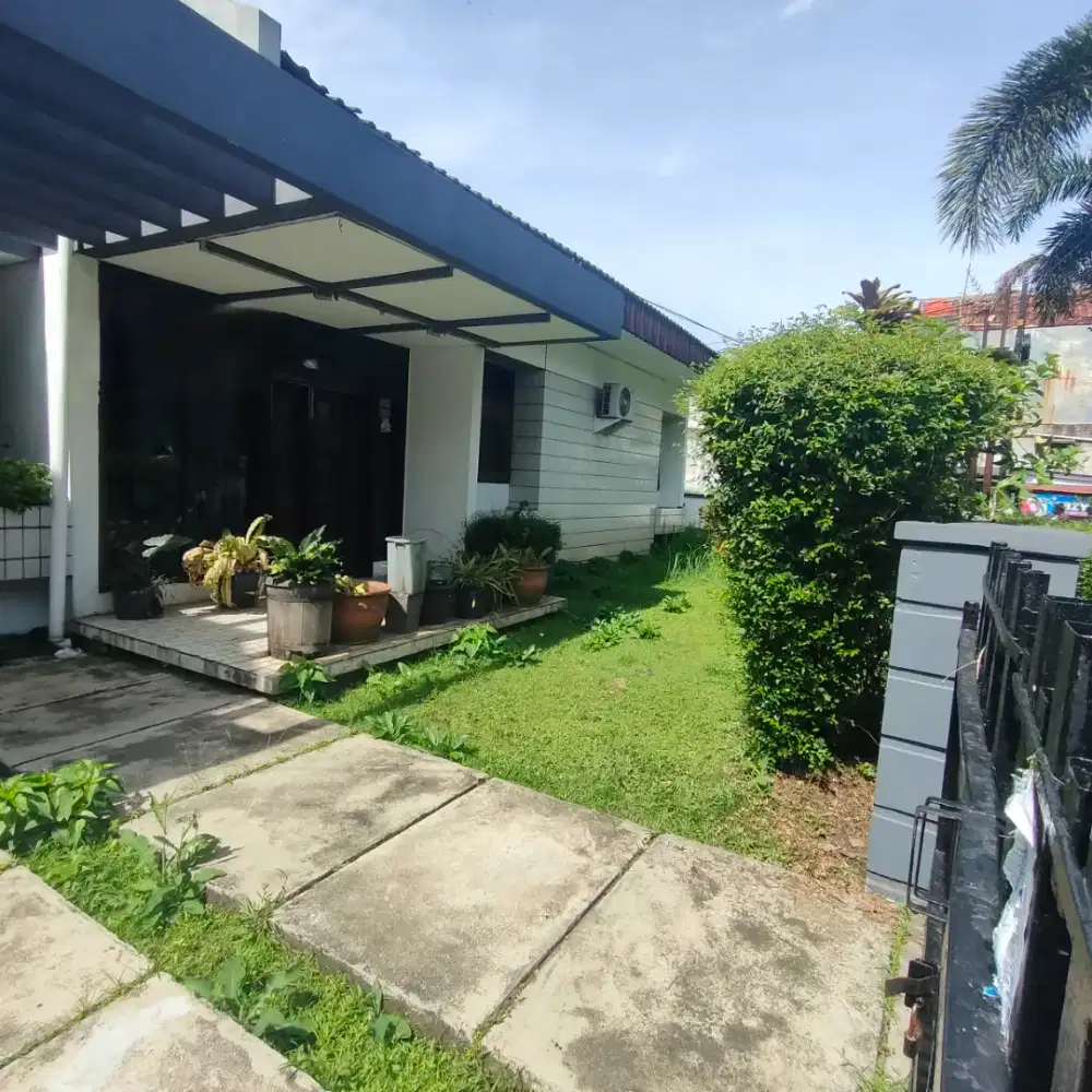 Di Sewakan Rumah Turangga Carport Luas