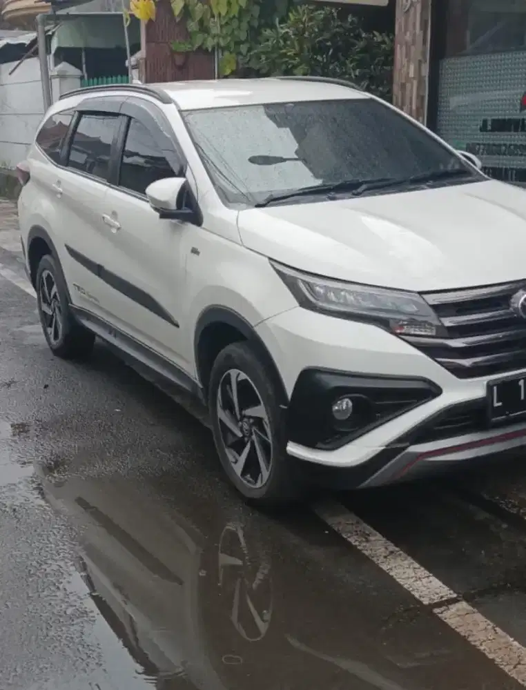 Toyota Rush seperti baru