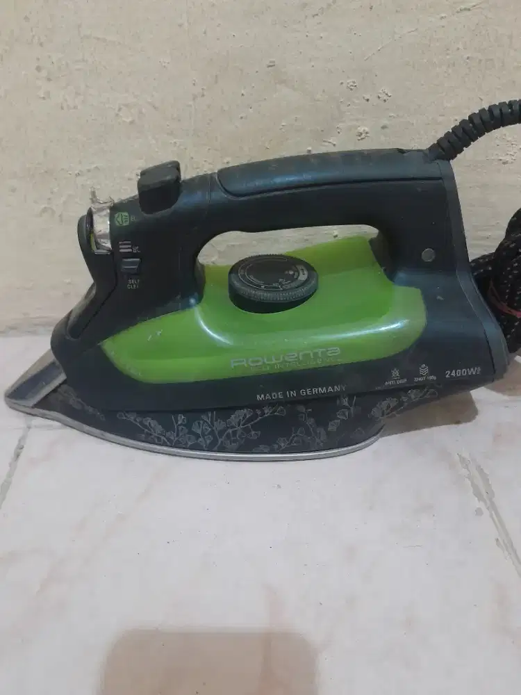 Setrika uap ROWENTA DW6010