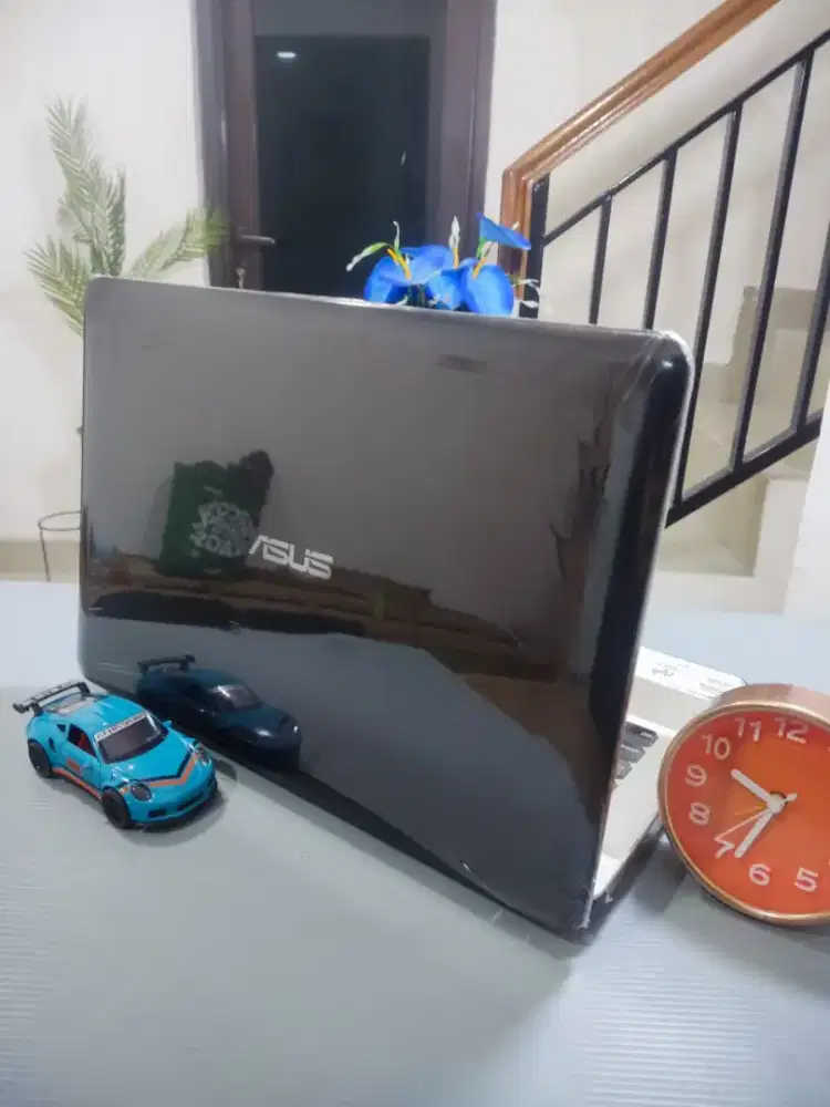 Laptop Design Asus Vivobook Ram 4/240gb Ssd Siap Pakai COD