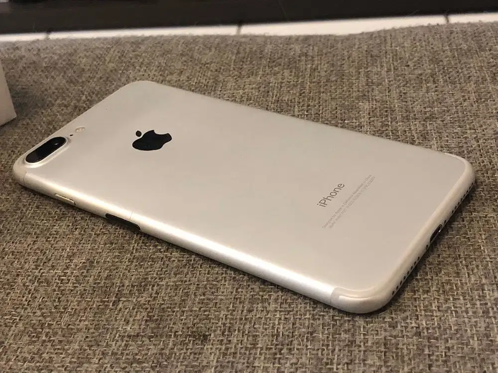 IPHONE 7 PLUS 128GB ALL OPERATOR SILVER BLACK LANGKA