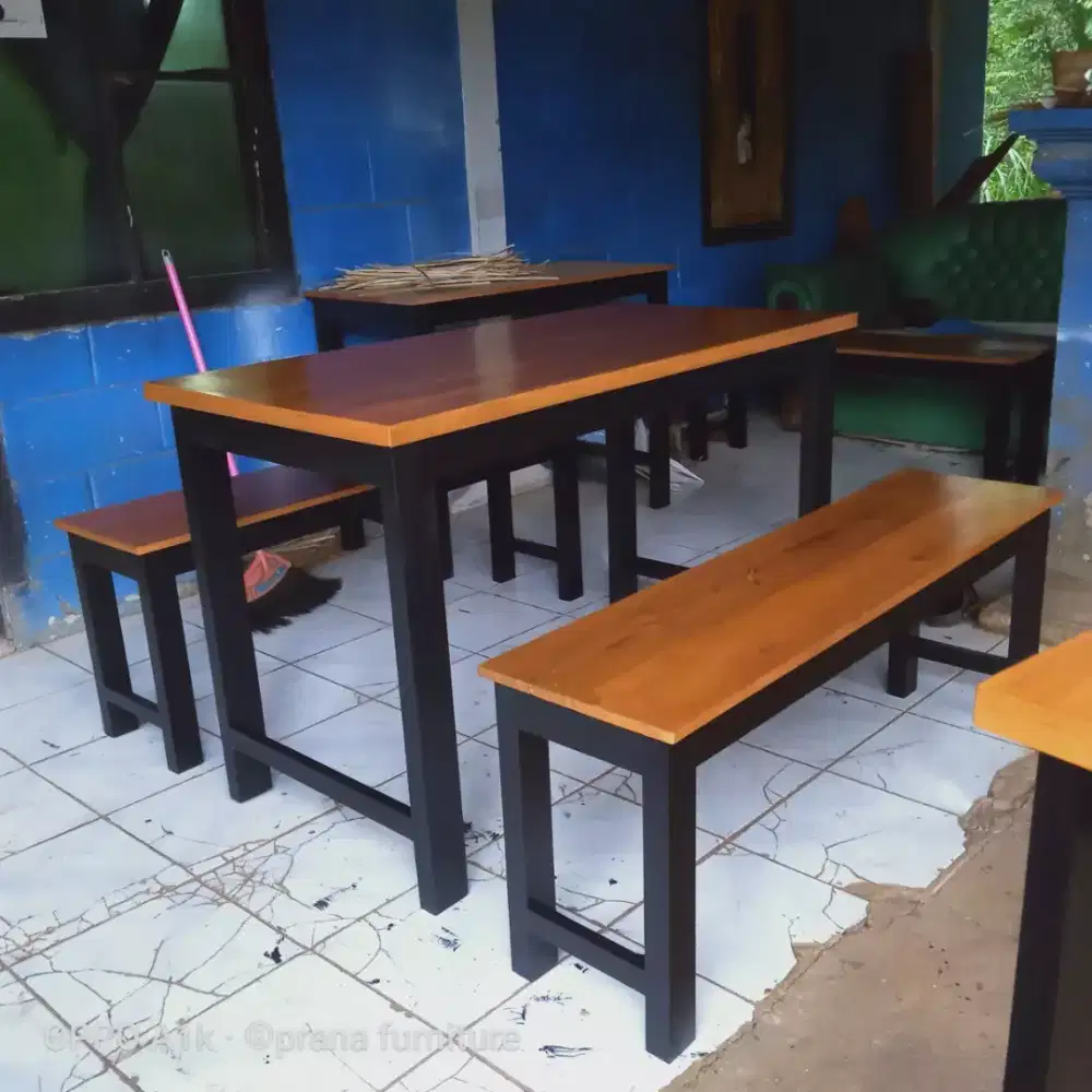 Meja kursi cafe dan makan warteg