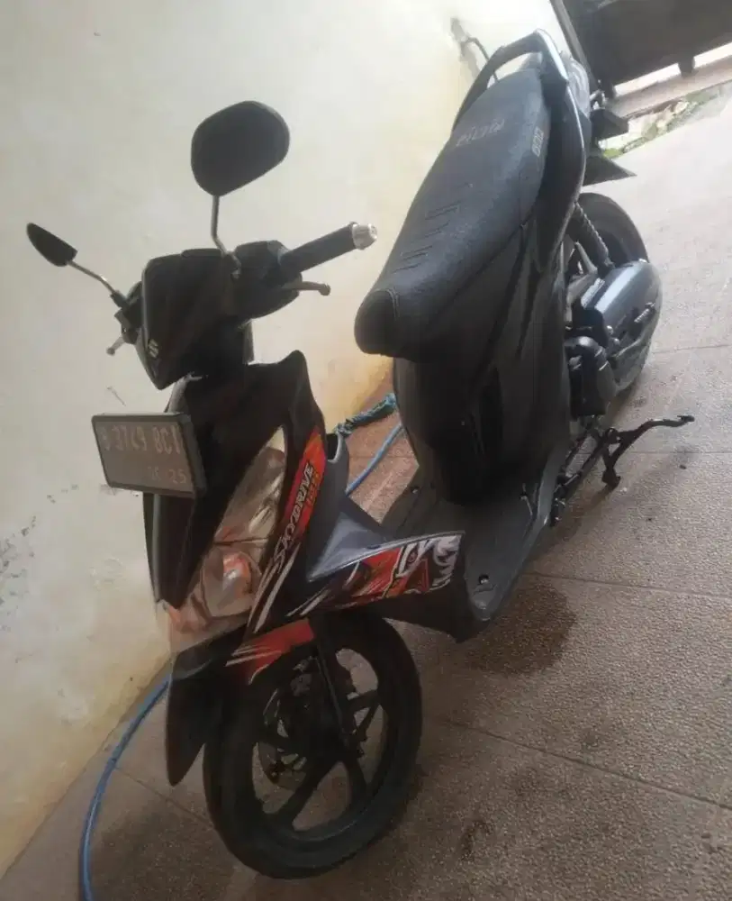 Suzuki SkyDrive 2010 hitam