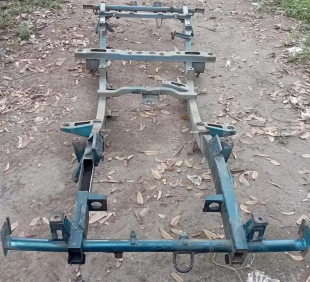 Sasis, body, gardan,tc ,mesin,kaburator dll