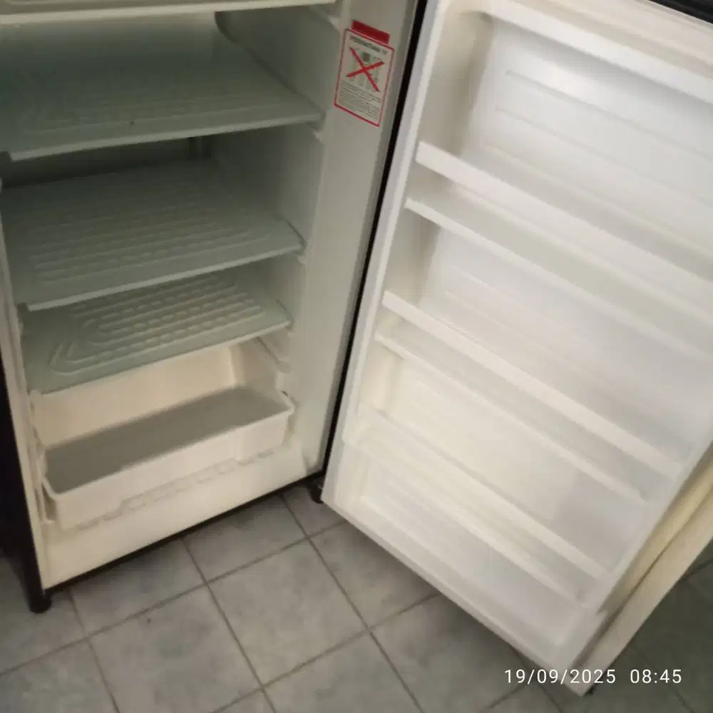 Frezer Aqua kondisi normal dan baik