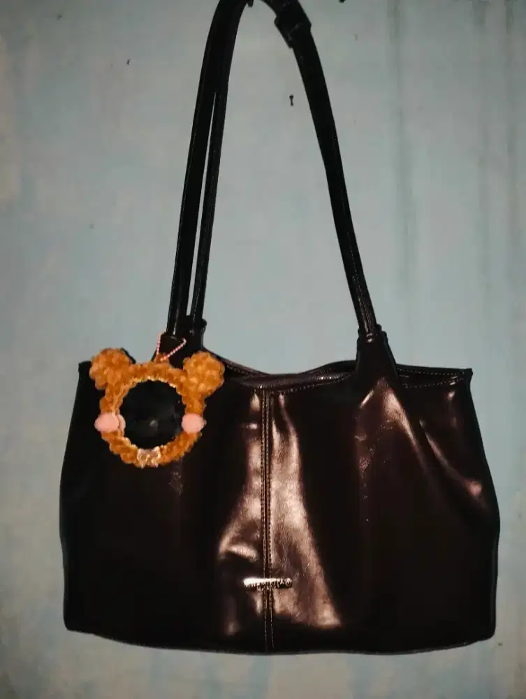 Tas Premium Cokelat: Elegan & Muat Banyak!