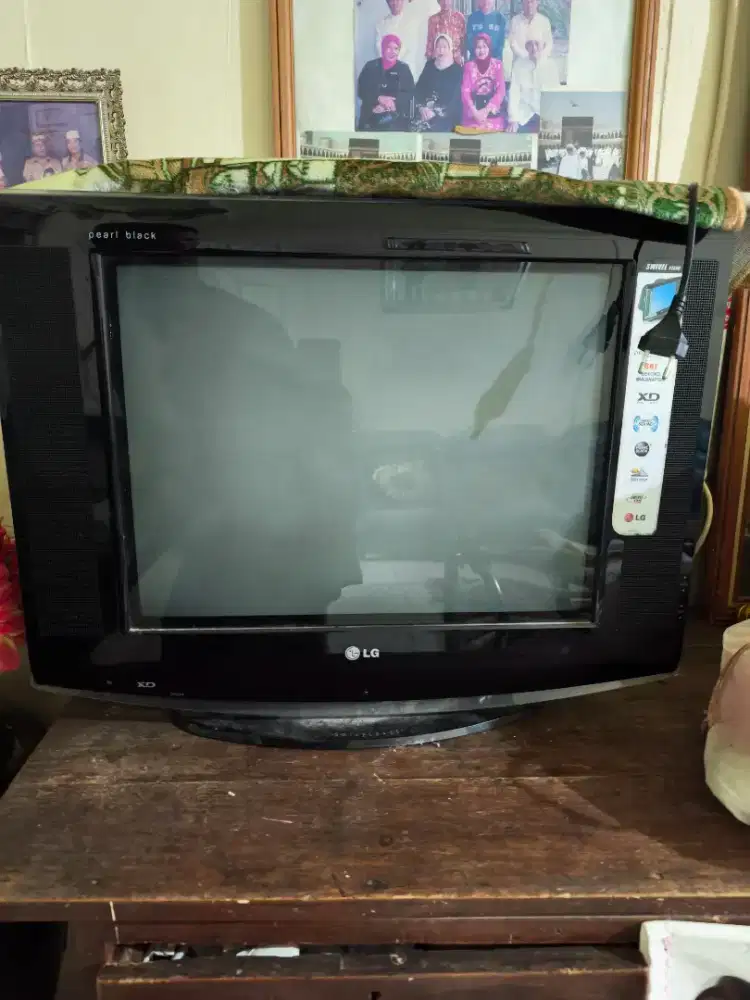 Tv tabung LG pearl black 21inch