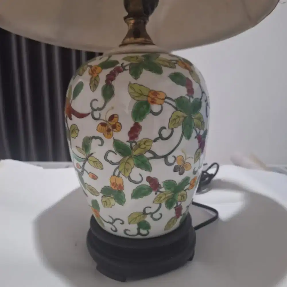 Lampu Pajangan Keramik