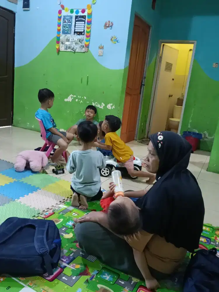 Di butuhkan art / pengasuh