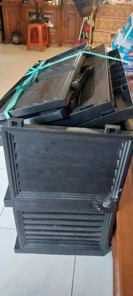 Lemari Plastik Pakaian