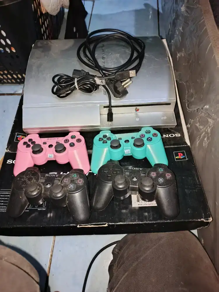 Di jual ps 3 fat 500 gb