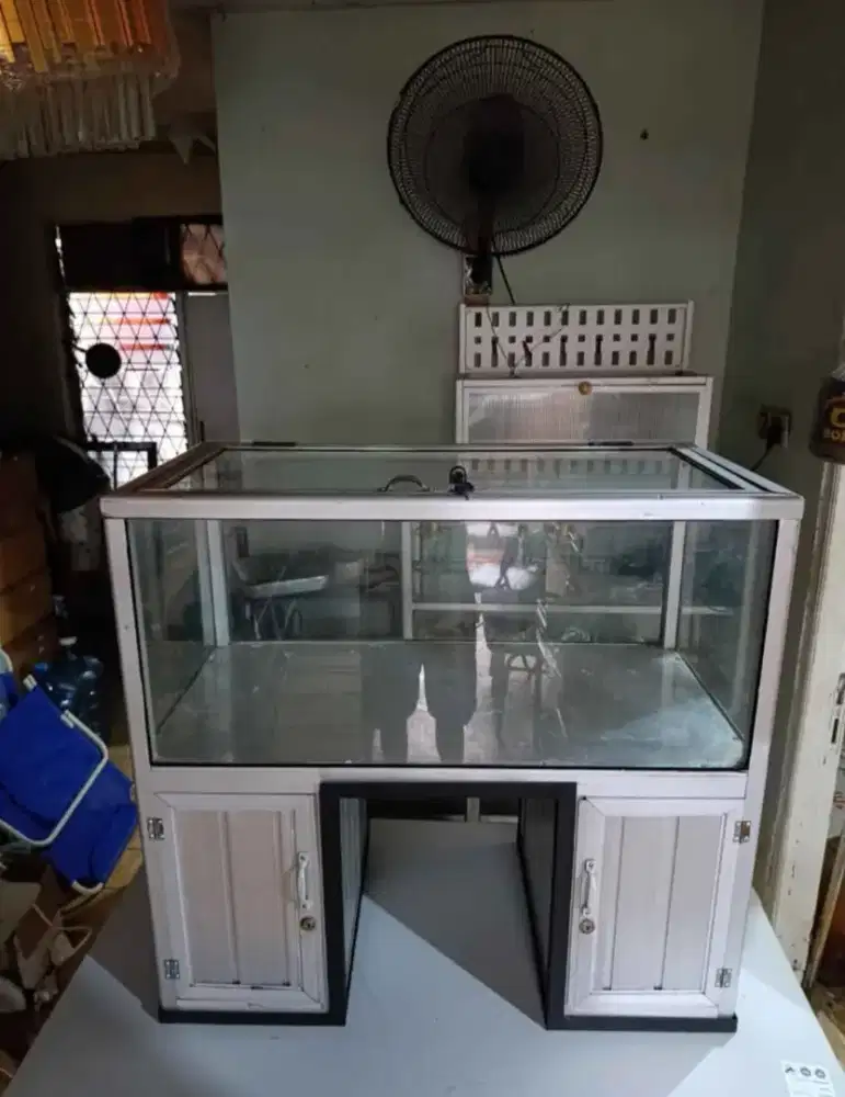 Jual Etalase utk keliling di jok motor, Lok Pondok Cabe udik, Tangsel