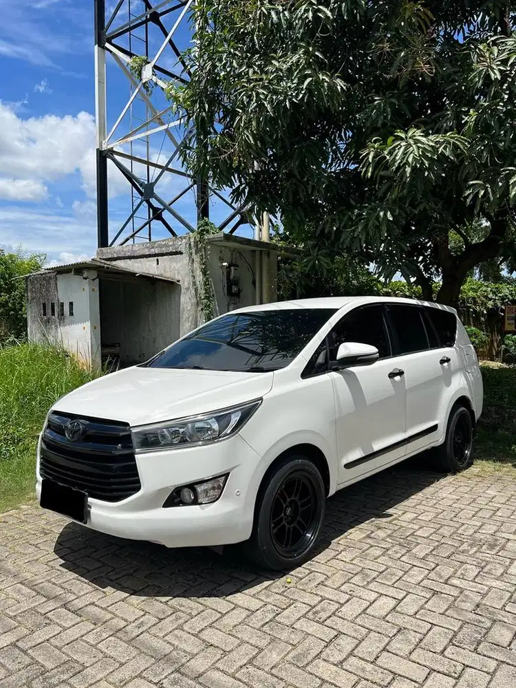 Toyota Kijang Innova Reborn 2.4 V AT 2017 (langka)