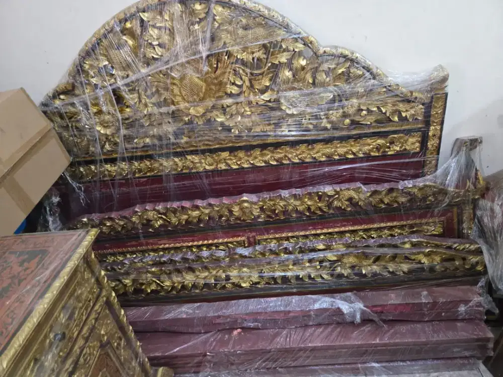 Dipan kayu jati ukir