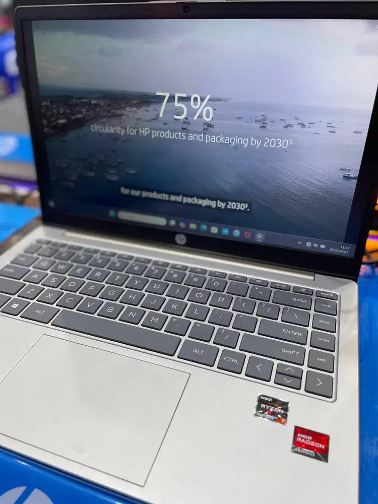 Promo laptop HP 14 EM0167 Ryzen 7 7730U 16GB SSD 512GB 14″ FHD W11+OHS
