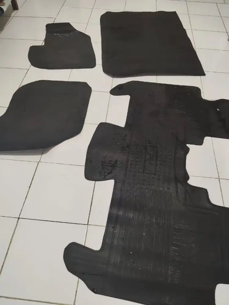 Karpet mobil HRV 1 set + karpet bagasi
