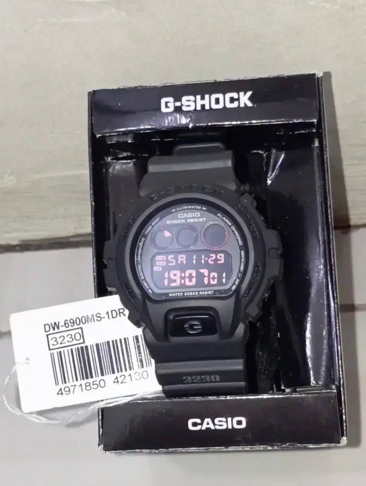 Casio Gshock DW-6900MS