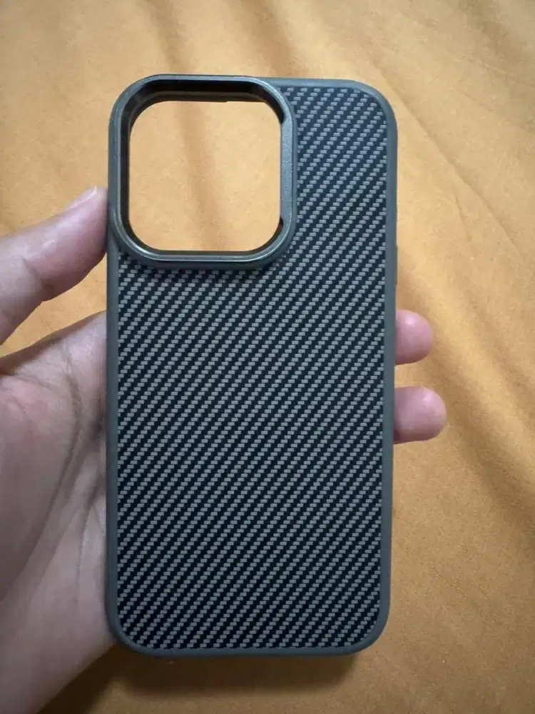 LOLYPOLY Casing Magsafe Iphone 15 Pro Carbon Pattern