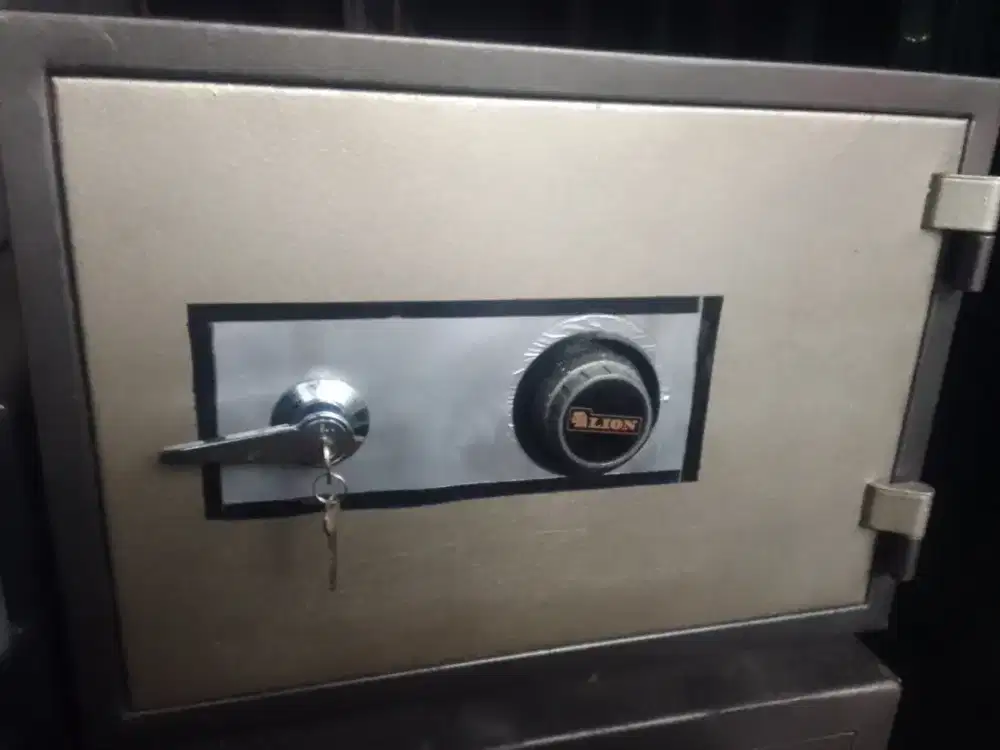Jual murah Brankas untuk keamanan dokumen penting anda