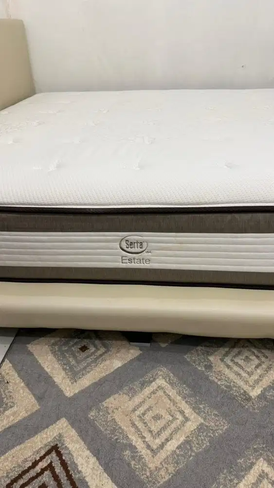 Dijual Kasur Serta Estate FULL SET [kasur + divan + sandaran]