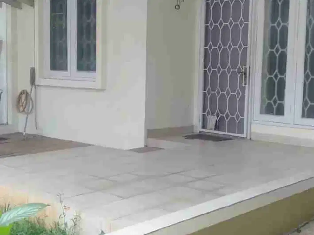 Di sewakan rumah cantik siap huni 40jt nepis. Raffles Hills Cibubur.