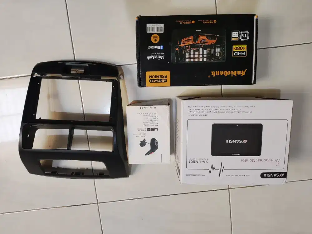Head unit Android + 2pcs headset monitor + kamera depan belakang