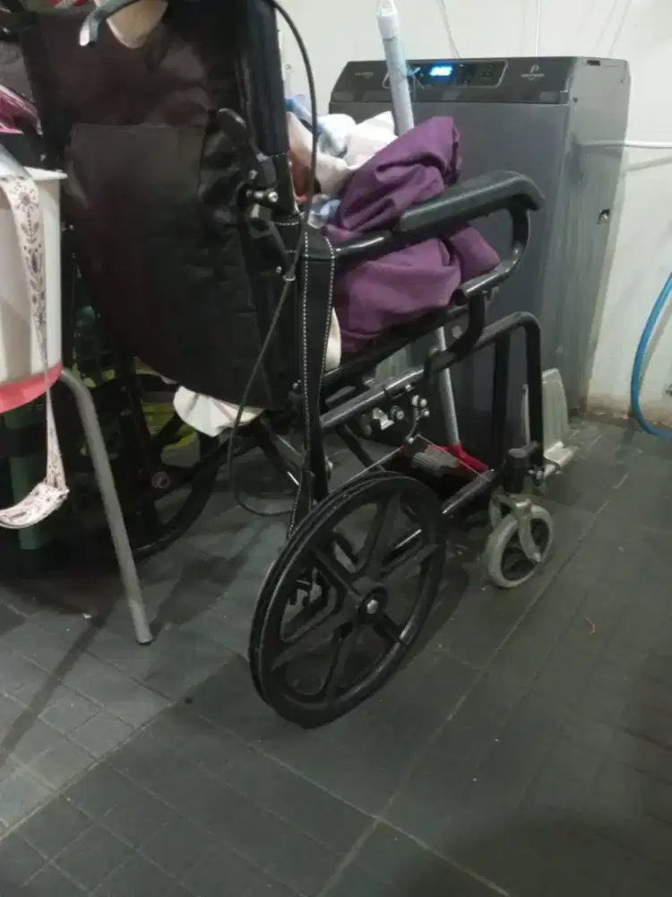 Kursi roda bs dilipat