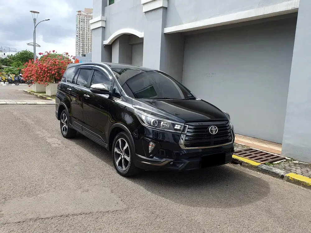 Toyota Kijang Innova Venturer 2.4 Diesel 2TV 2022