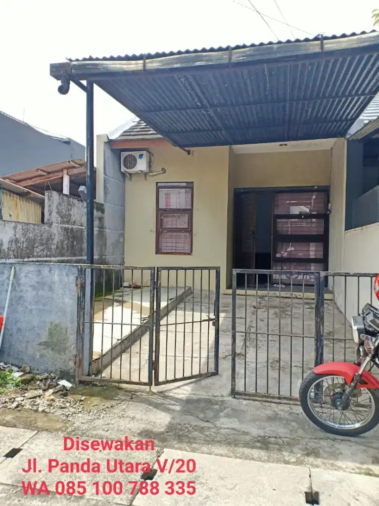 Disewakan bulanan/tahunan. Rumah + perabotan.2 Km Tidur, 2 Km Mandi.