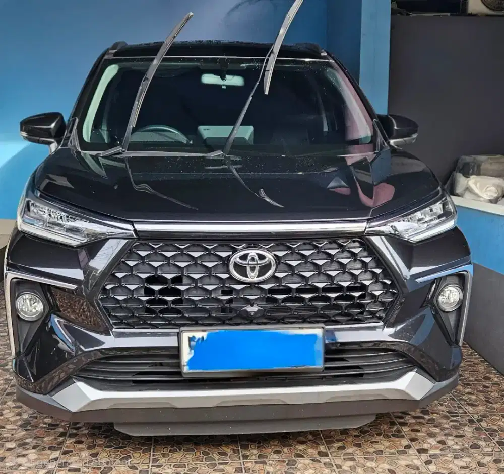 Toyota Avanza Veloz Type Q CVT Hitam 2022