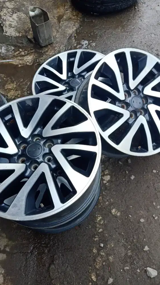 OEM Nissan Navara ring 18