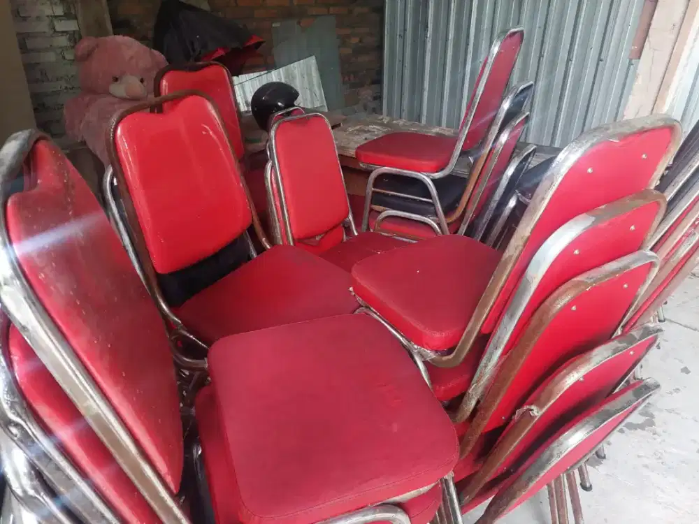 Jual kursi susun bekas