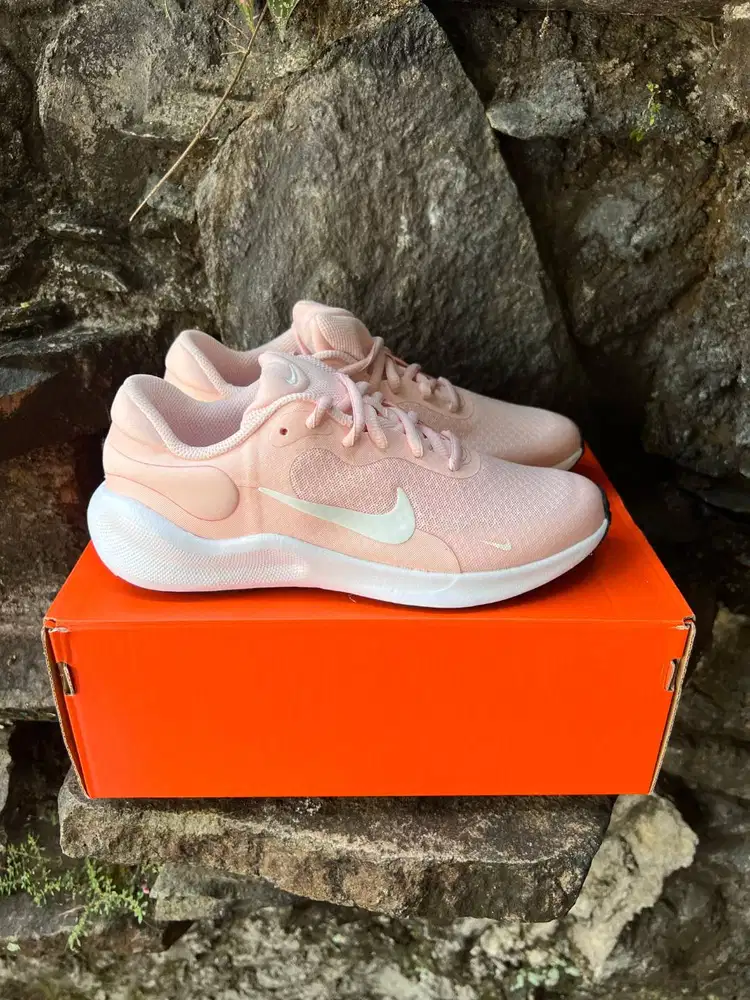 WTS NIKE REVOLUTION 7 ORIGINAL MURAH