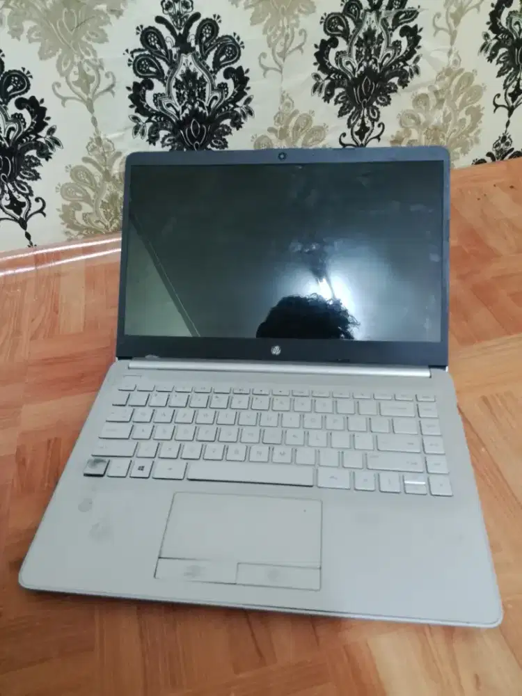 Laptop hp 14s dk0073au amd a4