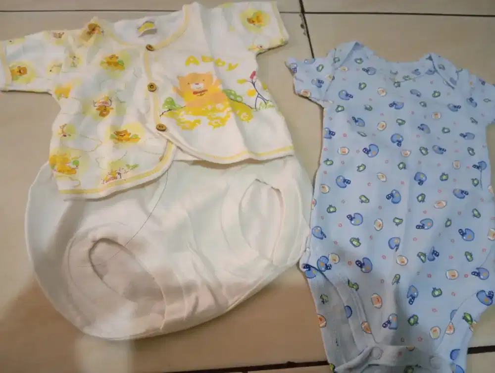 Baju setelan plus jumper buat bayi