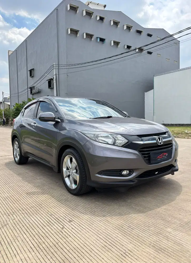 Honda HR-V E matic bekas murah 2016 abu abu