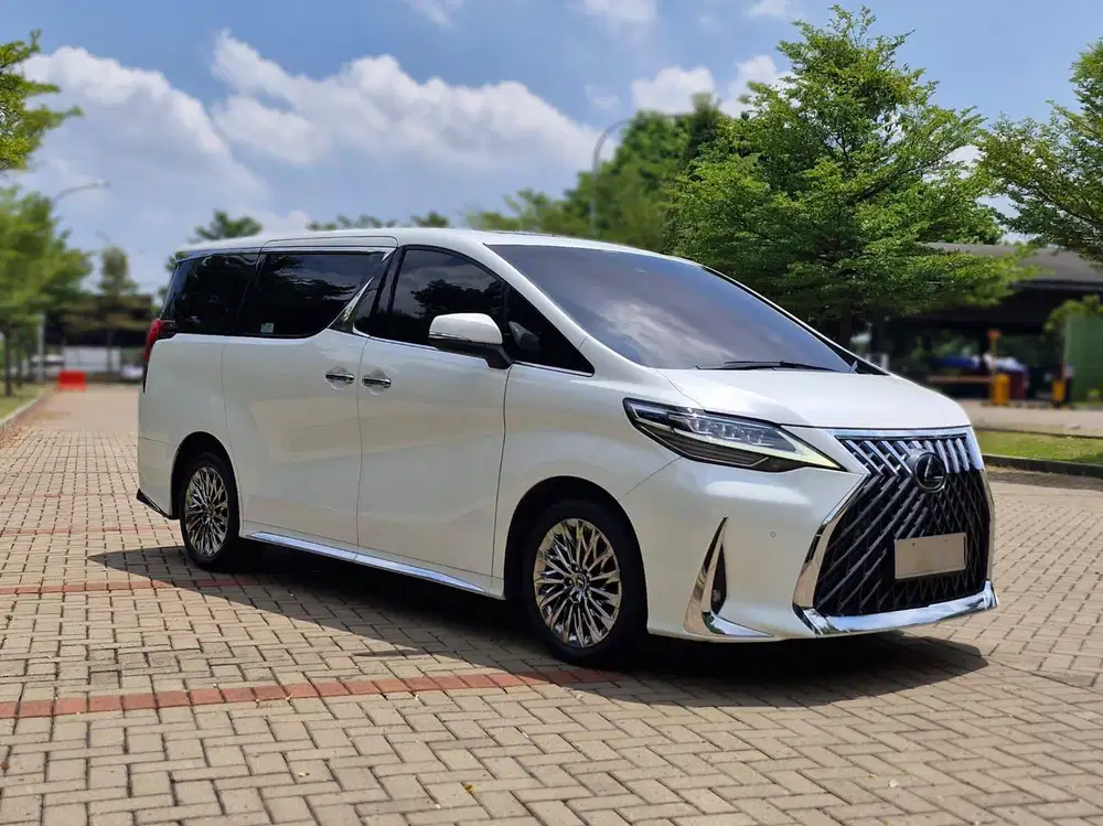 Lexus LM350 Luxury 7-Seater Putih 2022