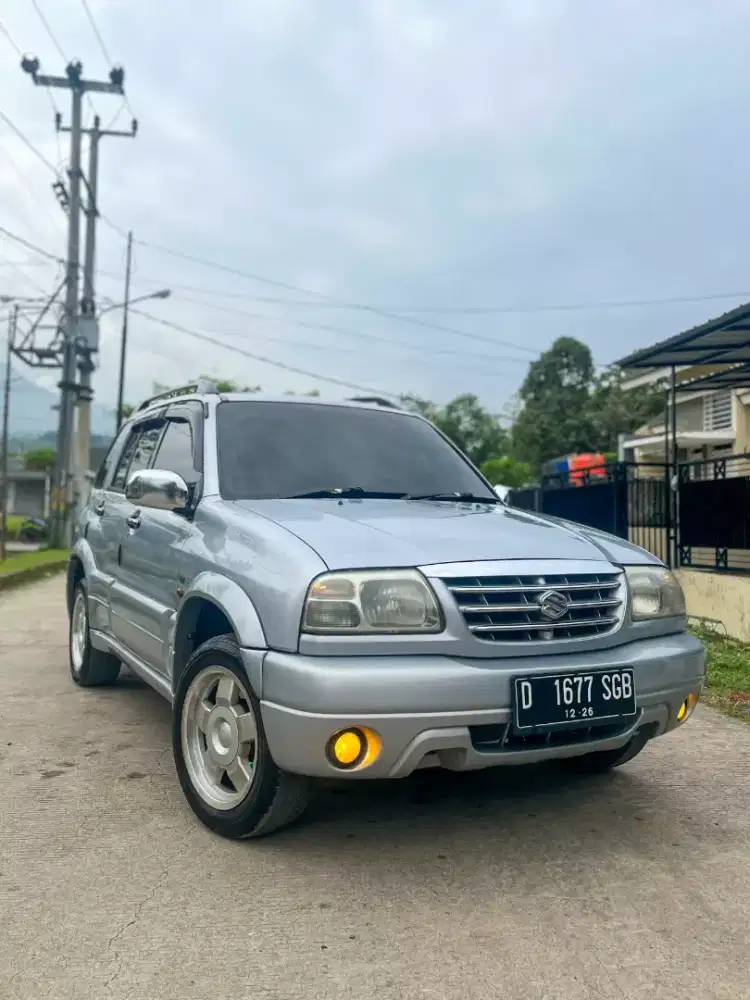 Suzuki Escudo 2.0 MATIC mulus Mobil bandung