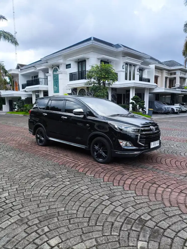 INNOVA VENTURER BENSIN MATIC 2018 KONDISI ISTIMEWA DP MINIM