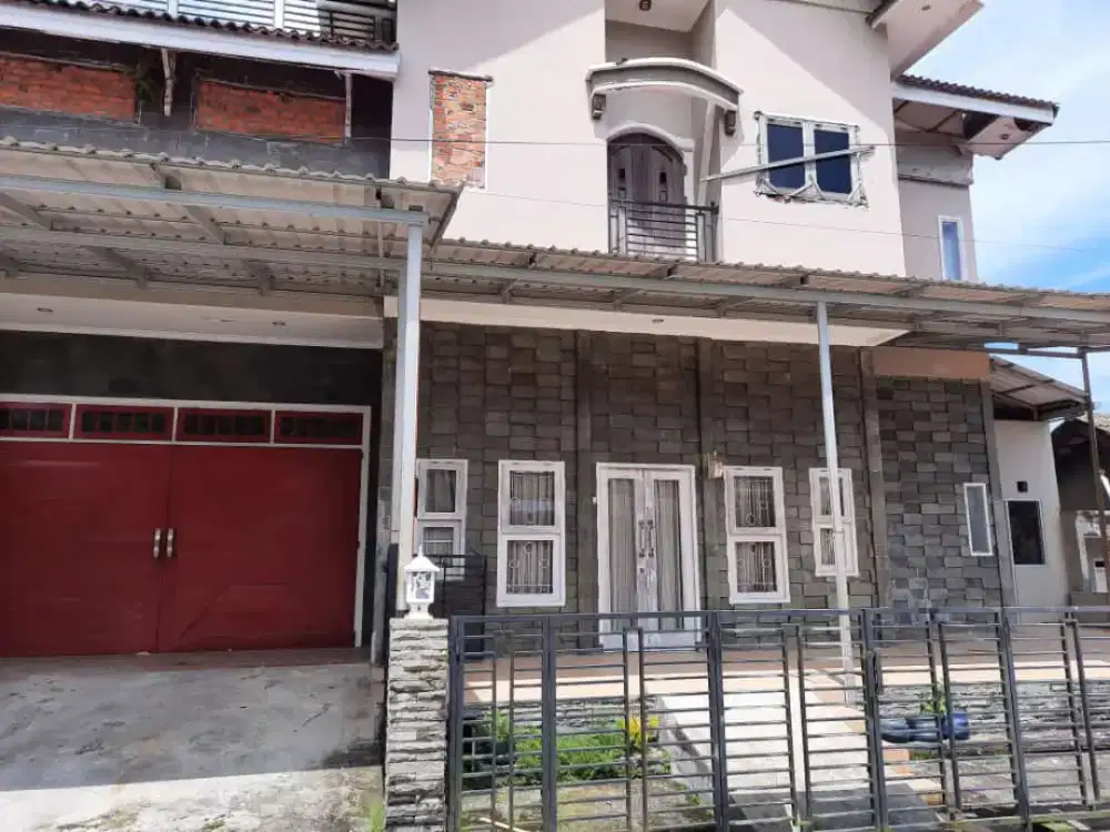 RUMAH BESAR DEKAT BANDARA 350m