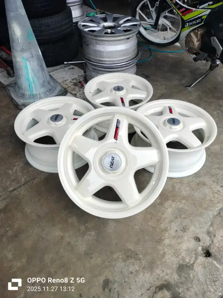 Jual vleg madien Japan mrek Bridgestone beat pcd 5x114 et 38 mulus.