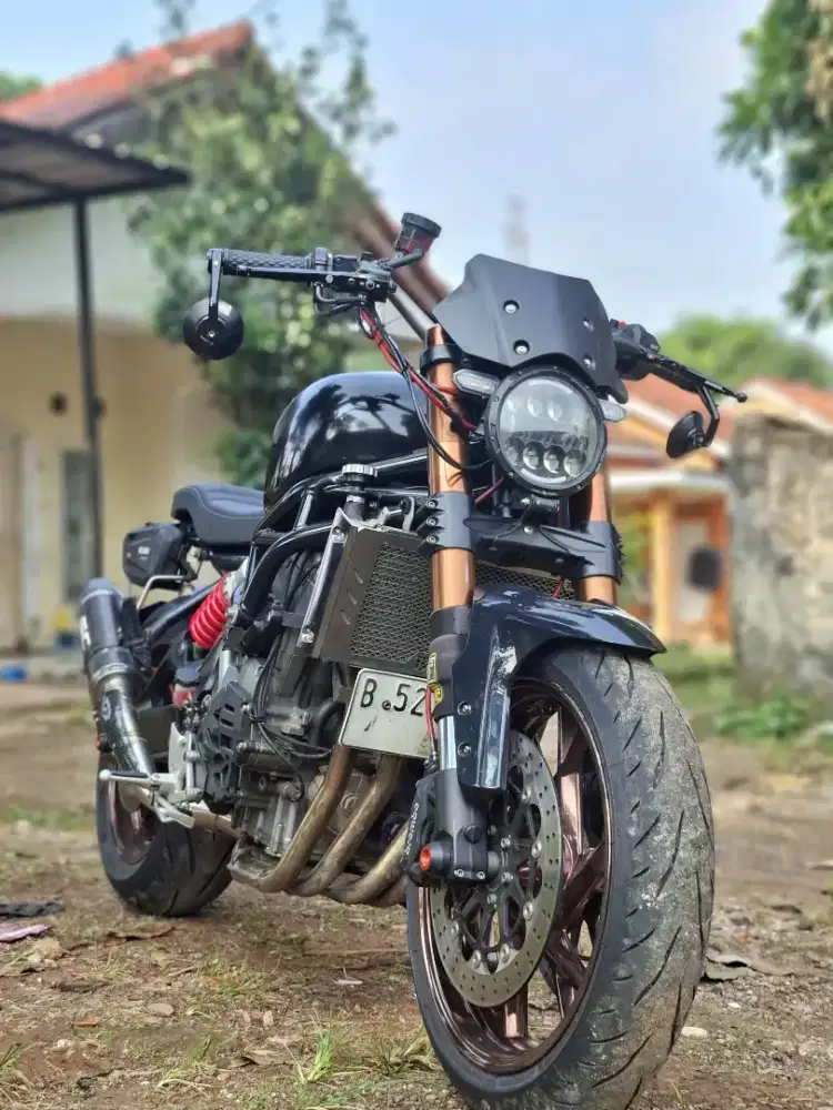 Benelli bn 600 thn2019 custom Neo Tracker