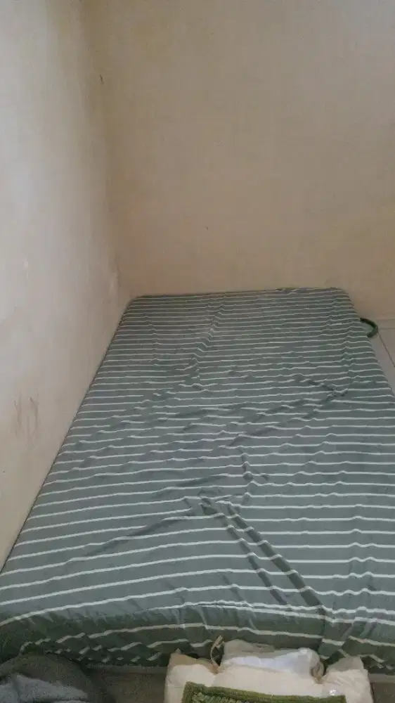 Di jual butuh kasur merk informa