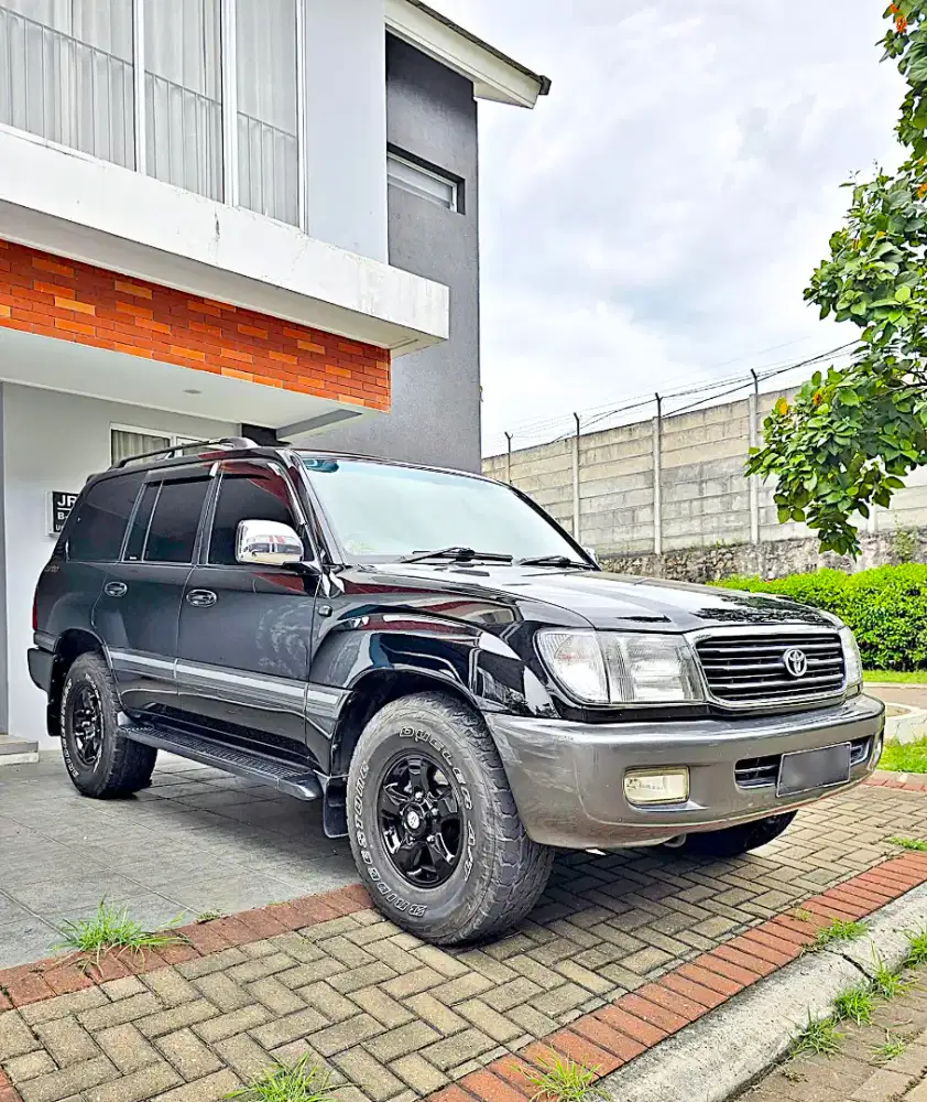 AUSTRALIAN GXV SAHARA LANDCRUISER SOLAR VX100 DIESEL LAND CRUISER AWD